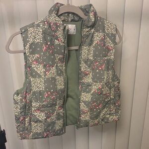 TJMaxx Floral Quilted Vest in Green and Pink